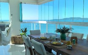 COBERTURA com belíssima vista para o mar e jacuzzi